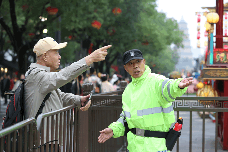 “十一”假期 西安这个安保大叔“火出圈”