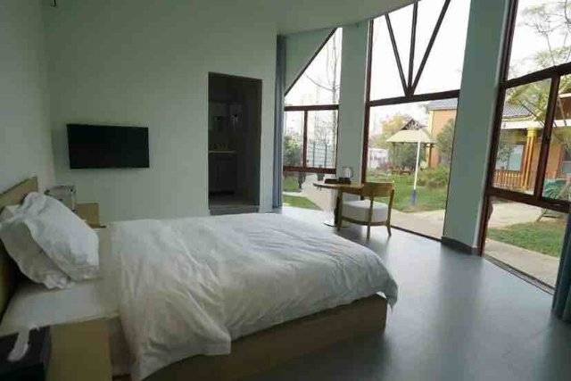 云南首个公共资源交易隔夜评标场所落地读书铺服务区