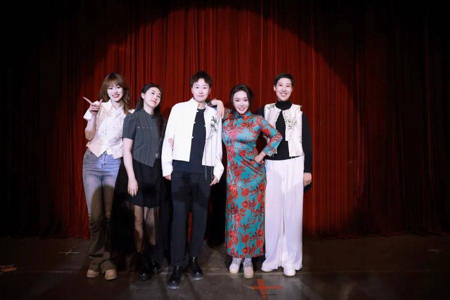 租场演出丨千万粉丝大V「李波」携「囡波万女团」来泰安啦<strong></p>
<p>波场币</strong>!