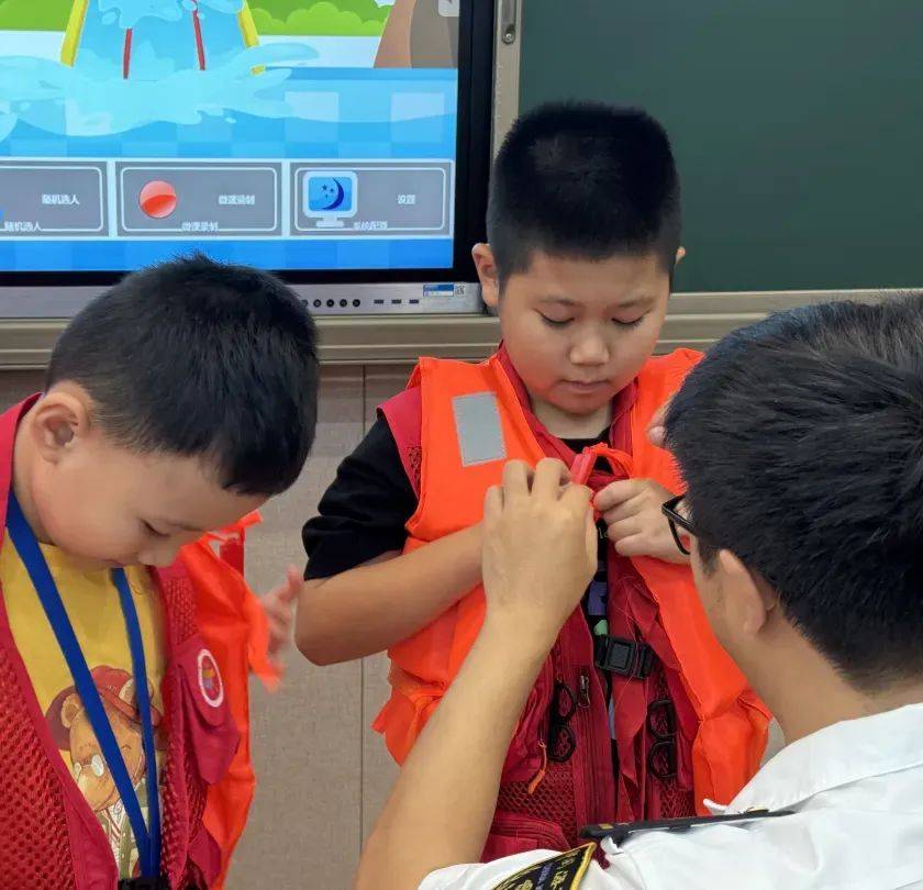 庆祝新中国成立75周年丨厦门航标处联合厦门市青少年宫举办青少年航海科普主题宣传教育活动