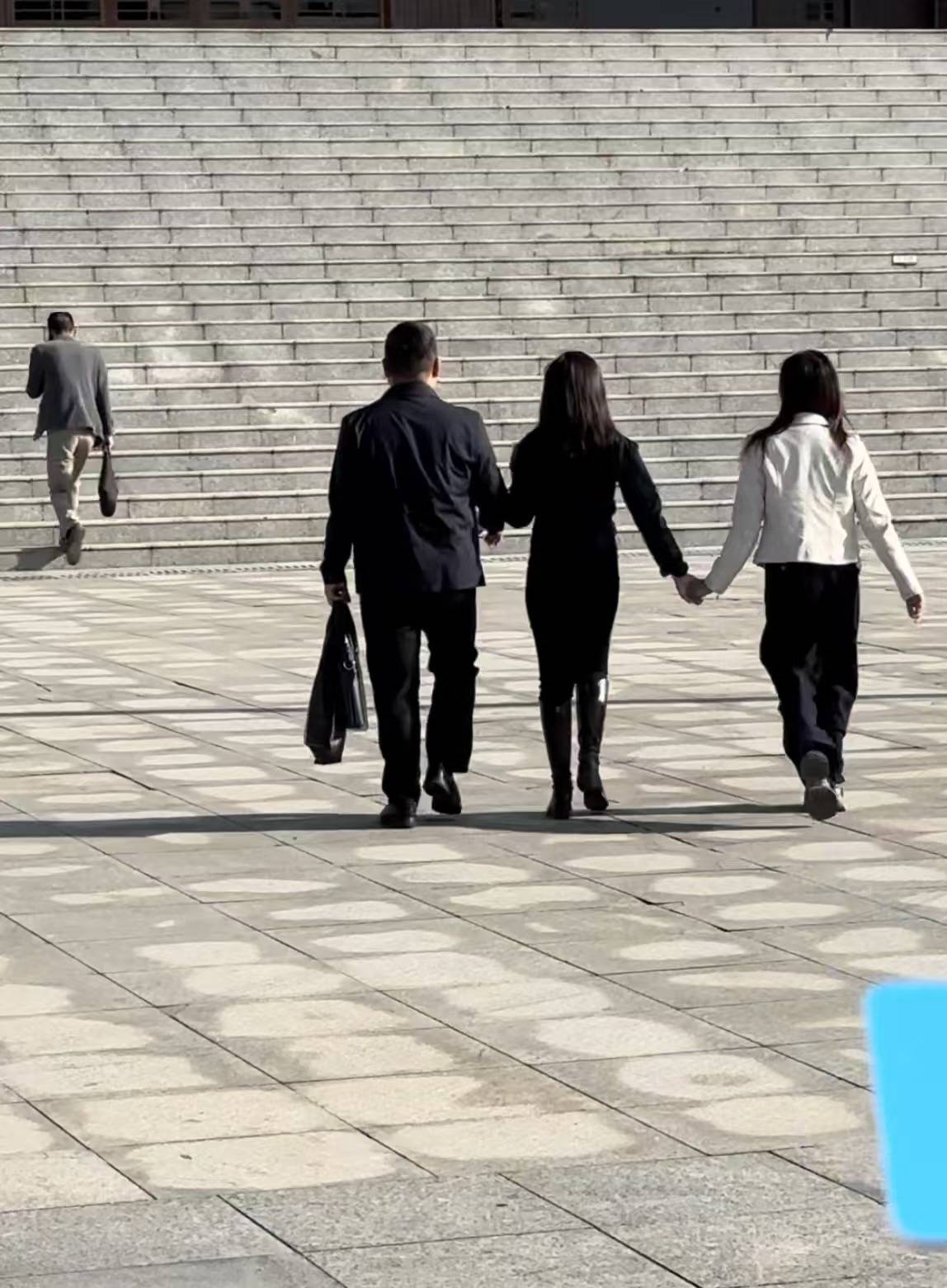 死刑！余华英拐卖儿童案重审宣判<strong></p>
<p>货币走势图</strong>，其当庭表示上诉