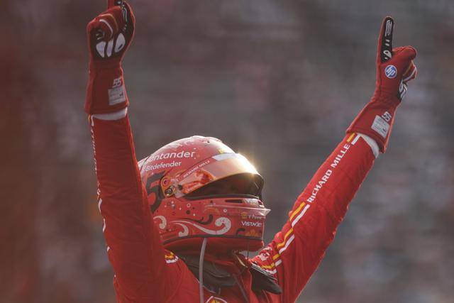 F1墨西哥城大奖赛：塞恩斯夺冠