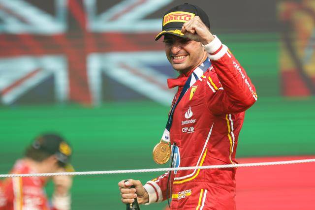 F1墨西哥城大奖赛：塞恩斯夺冠