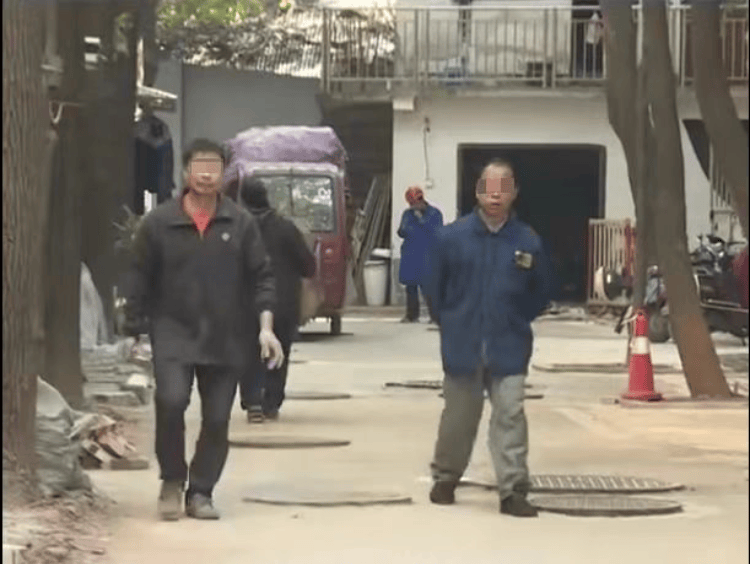 长沙一小区变“井”区:9栋楼井盖多达170个<strong></p>
<p>数字币交易</strong>,施工方称地下管网复杂只能加井