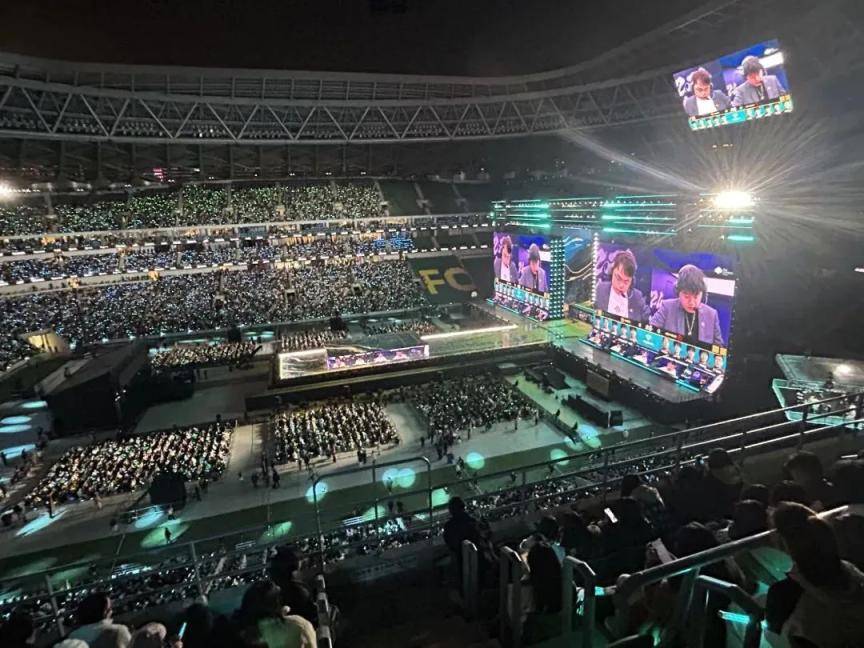 现场超3万人<strong></p>
<p>货币直接交易</strong>！昨晚北京朝阳这里有场顶级电竞赛