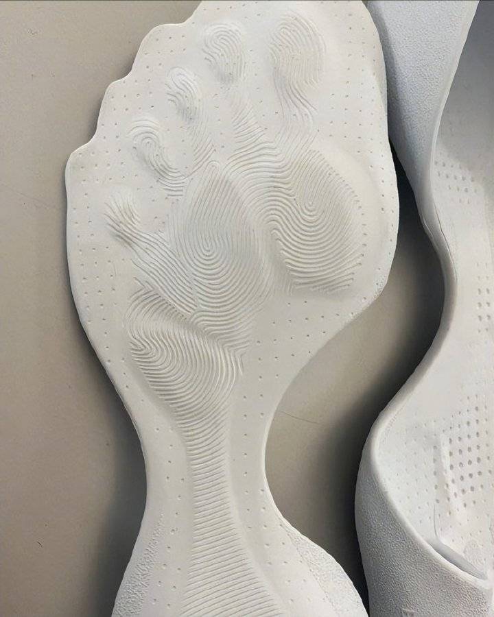 巴黎世家这鞋要卖1万多<strong></p>
<p>币交易软件</strong>?网友看傻:确定不是鞋垫?