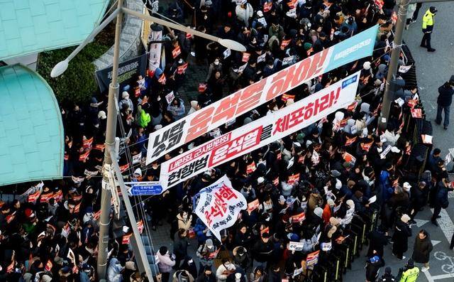 弹劾尹锡悦动议破产<strong></p>
<p>新货币</strong>,韩国执政党耍无赖:人不交、总统权力也不交