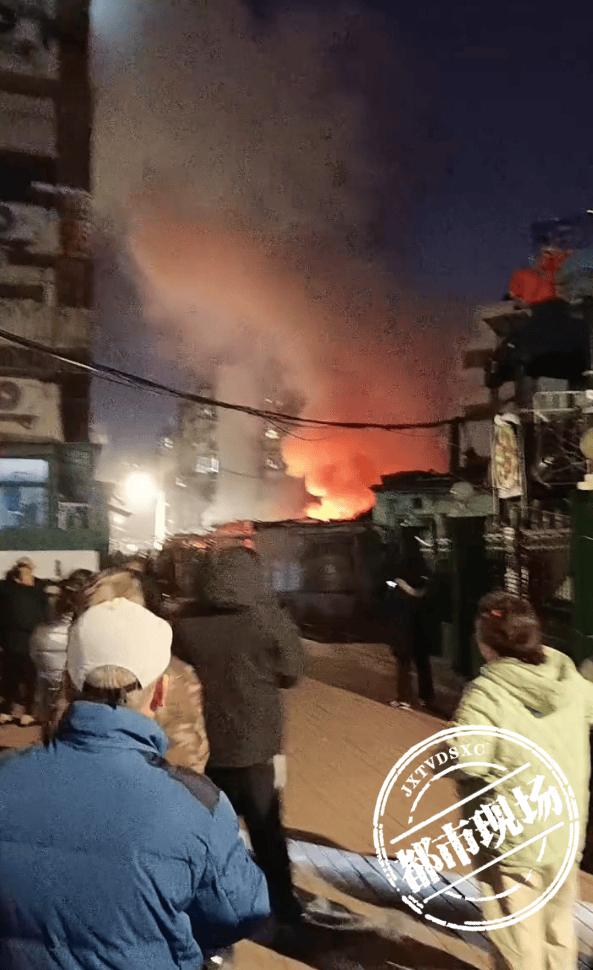 “我家楼都动了”<strong></p>
<p>币币账户</strong>,天津一小区突发火灾,当地消防深夜通报