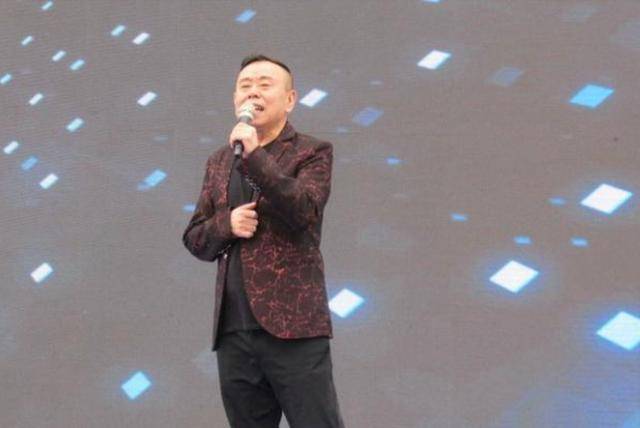 潘长江:我钱花一辈子也花不完<strong></p>
<p>刷软件下载量</strong>,如今67岁却越活越“糊涂”了