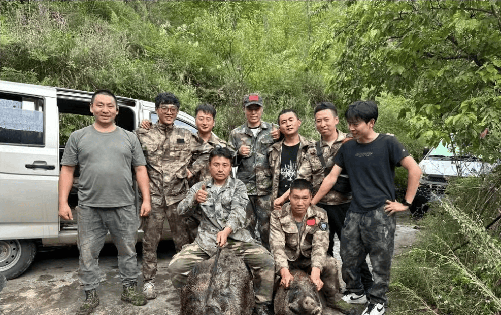 揭秘“野猪猎捕队”丨海拔3000米高山密林<strong></p>
<p>货币定价</strong>,记者跟队直击猎捕野猪全过程
