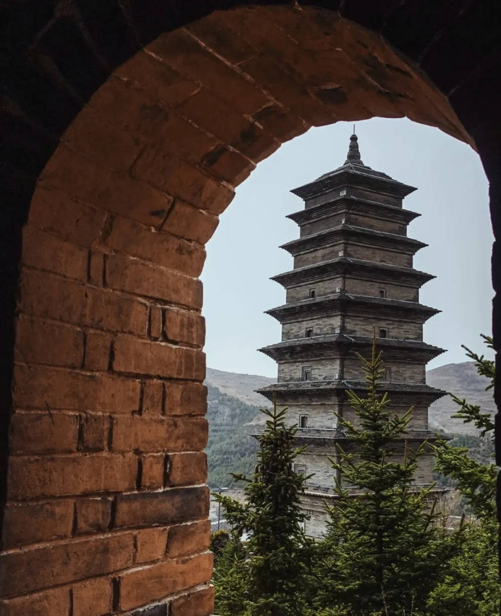 山西饭店上热搜<strong></p>
<p>做空货币</strong>!网友:啥?你们平时都搁这儿吃饭?