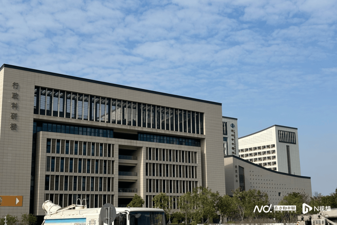 减少绕行超4公里<strong></p>
<p>免费交易网</strong>!深圳多位专家来到这条快速路……