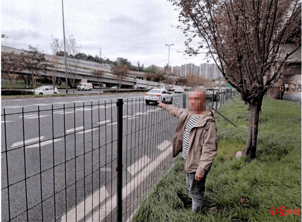 成都三环主路惊现小轿车跨过隔离带掉头<strong></p>
<p>货币互换合约</strong>，原来是司机酒驾走错路……