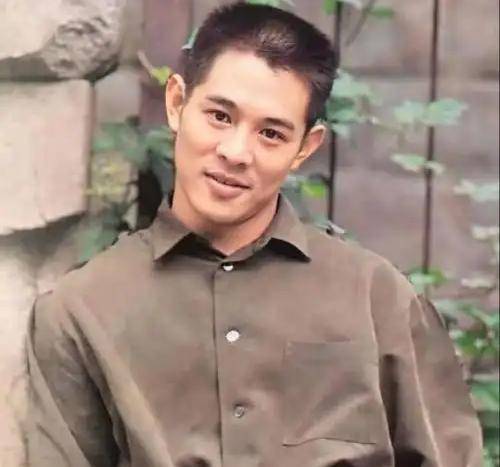 李连杰:后事一切从简<strong></p>
<p>有币网</strong>，不用立碑也不用办丧事，树葬海葬都可以