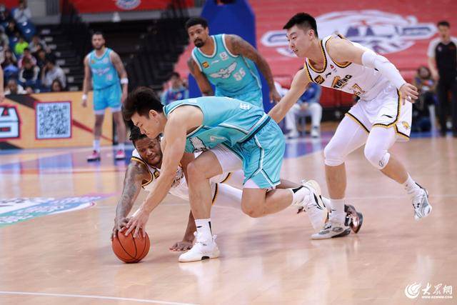热血沸腾!青岛男篮最后三分钟14-0绝地翻盘<strong></p>
<p>便士软件</strong>,队史首次单赛季双杀辽宁