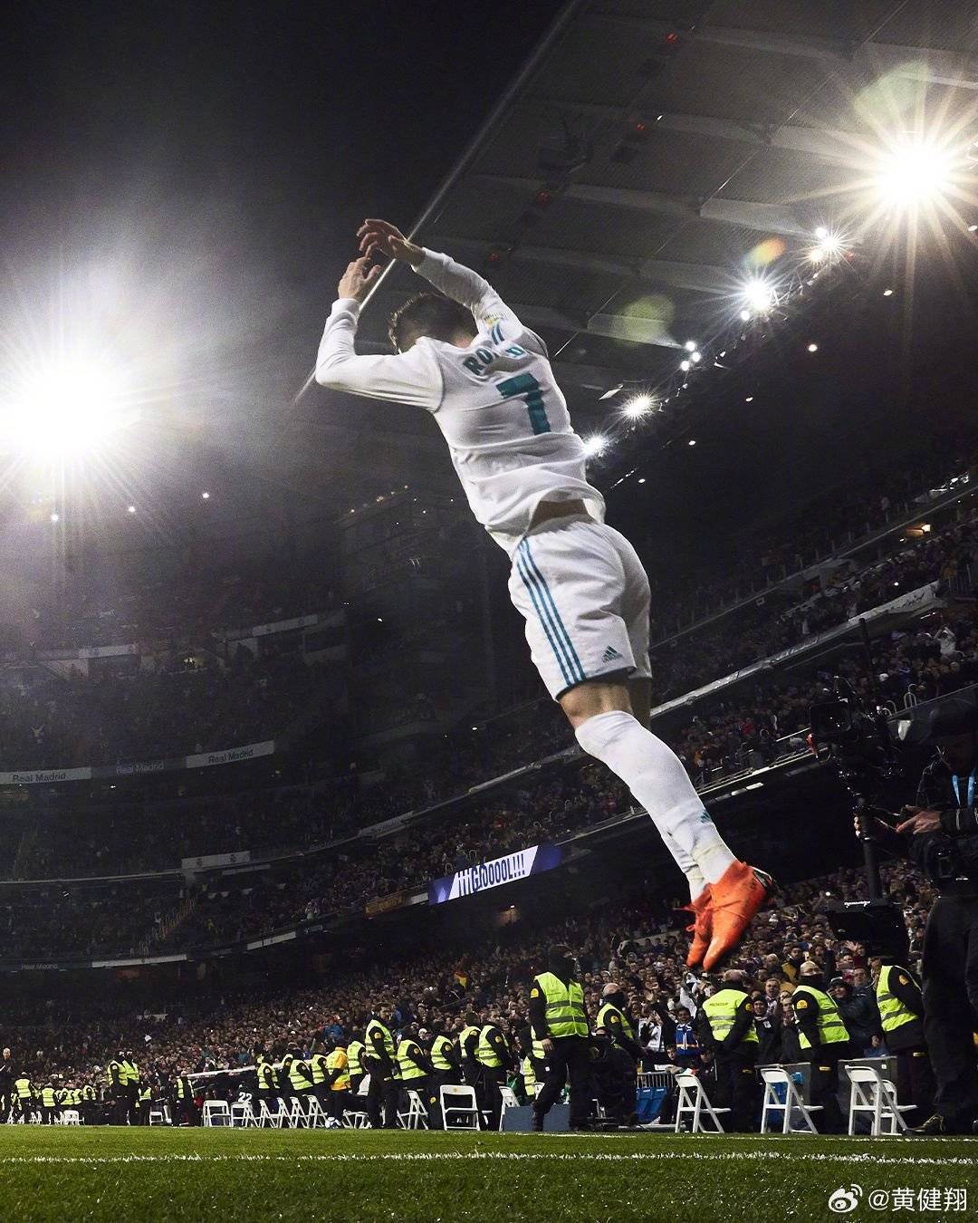 真爱!黄健翔近千字祝福C罗:近乎变态的自我要求<strong></p>
<p>选择软件</strong>,圣人般的存在