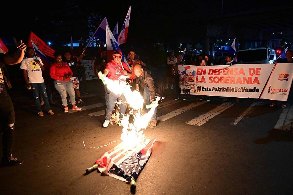 美国单方面宣布:美国政府船只现在可以免费通过巴拿马运河