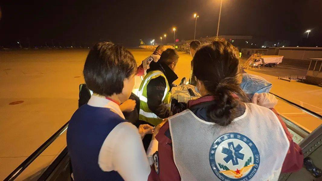 事发昨日凌晨<strong></p>
<p>零一软件</strong>！飞往沈阳的“CZ6304”紧急备降