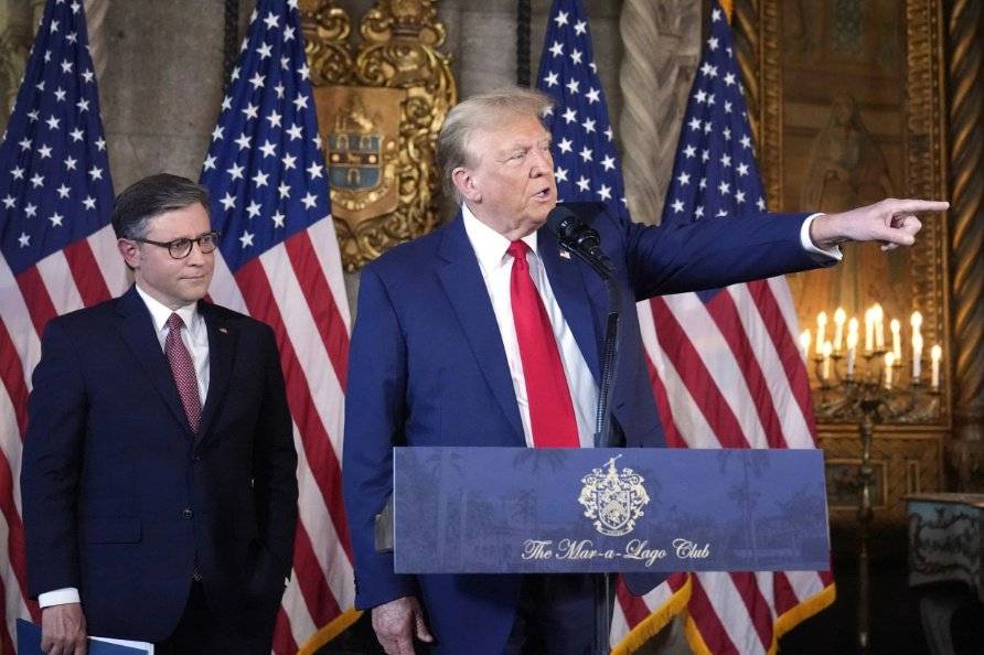 泽连斯基终于知道<strong></p>
<p>货币比例</strong>,特朗普是得罪不起的,那怎么办呢?