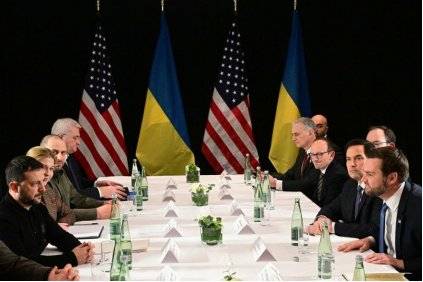 泽连斯基终于知道<strong></p>
<p>货币比例</strong>,特朗普是得罪不起的,那怎么办呢?