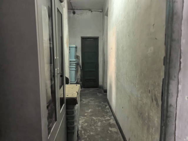 退休金超9000<strong></p>
<p>网络交易的影响</strong>,91岁老人家中却“垃圾成山”!原因心酸