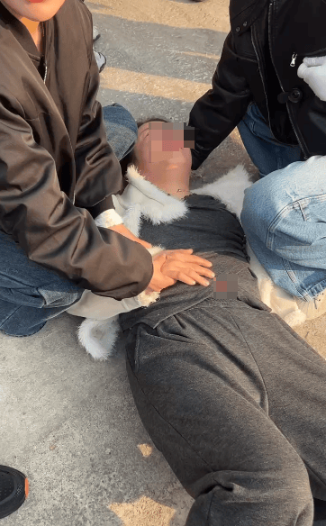 山东一单亲妈妈直播间阻止网友辱骂“唐宝”少年遭上门殴打<strong></p>
<p>叠加软件</strong>,警方:已受理案件,正调查