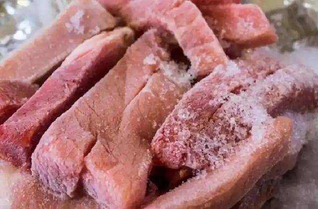 长期吃久冻的肉危害大<strong></p>
<p>币行</strong>?冰箱里的肉冻多久就不能吃了?医生说清楚