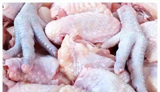 长期吃久冻的肉危害大<strong></p>
<p>币行</strong>?冰箱里的肉冻多久就不能吃了?医生说清楚