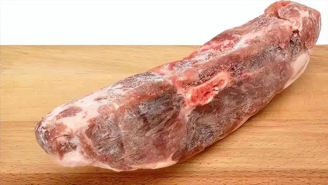 长期吃久冻的肉危害大<strong></p>
<p>币行</strong>?冰箱里的肉冻多久就不能吃了?医生说清楚