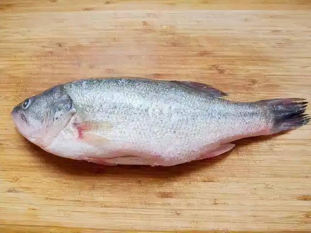 长期吃久冻的肉危害大<strong></p>
<p>币行</strong>?冰箱里的肉冻多久就不能吃了?医生说清楚