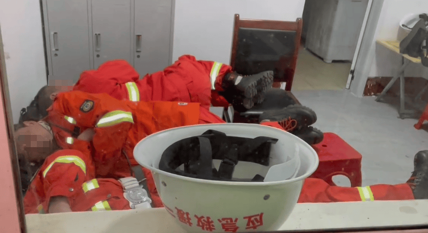 山西临汾秦王山突发山火<strong></p>
<p>网络虚拟软件</strong>,村民自发为消防员准备食物,应急:明火已扑灭,无人员伤亡