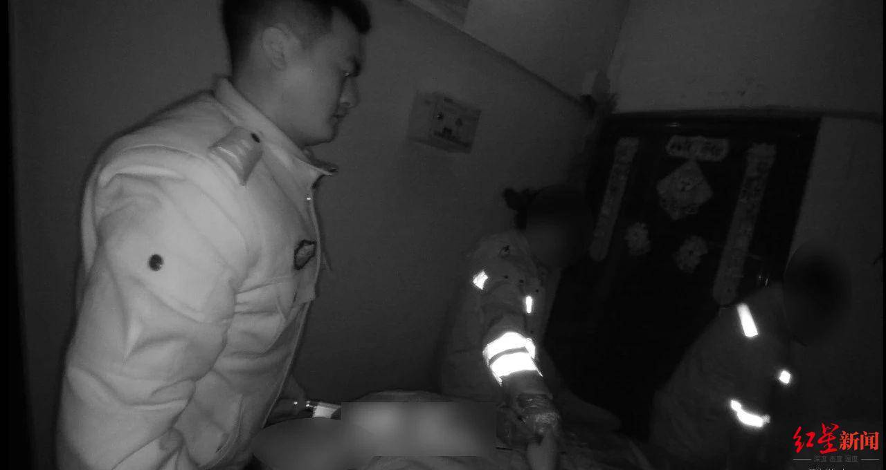 网友报警“她3天没上线了”<strong></p>
<p>eth币</strong>,24岁独居女子被民警找到时正躺地上抽搐