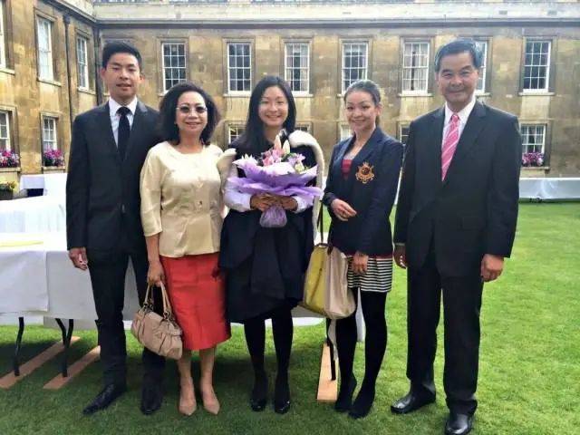 梁振英次女梁齐昕猝逝<strong></p>
<p>藏软件的软件</strong>,终年33岁