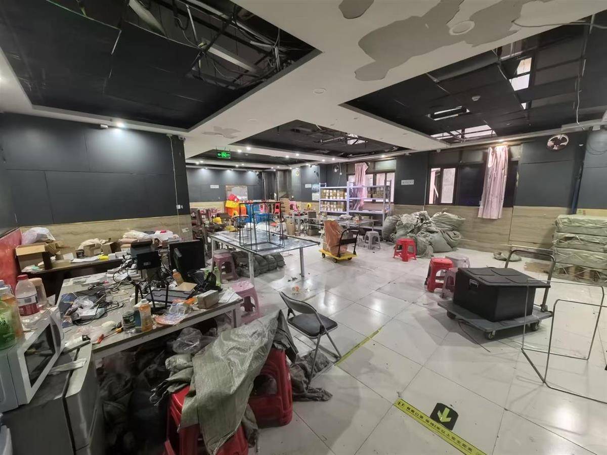 他发出的81万件快递全是电诈卡片<strong></p>
<p>债券交易数据</strong>!武汉江岸警方破获特大诈骗案