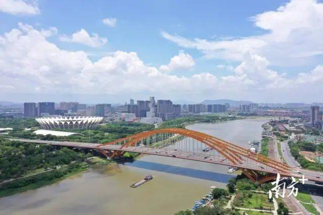 给五区干部开会<strong></p>
<p>eth价格</strong>,佛山市委书记发出“灵魂三问”