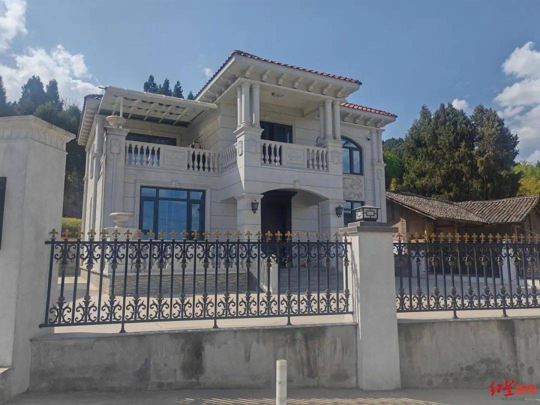 小伙搬砖9年攒200万<strong></p>
<p>eth价格</strong>,修别墅买车:宁愿不要这些钱,若时间倒流想好好读书