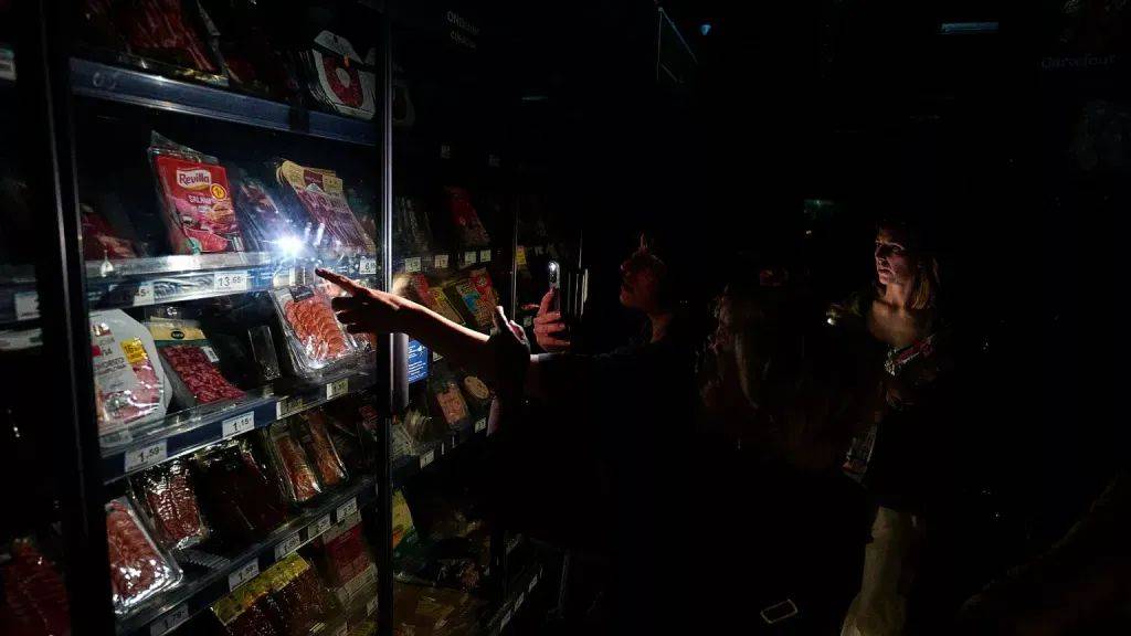 西葡法三国大停电<strong></p>
<p>双货币对冲源码</strong>，事故何以酿成