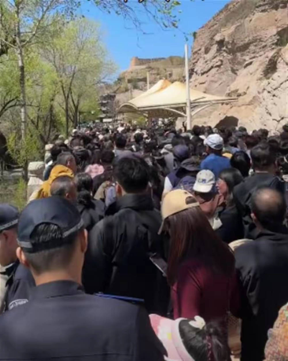 张信哲在山西大同演唱会上称约不到景区门票<strong></p>
<p>对冲货币</strong>,当地文旅回应