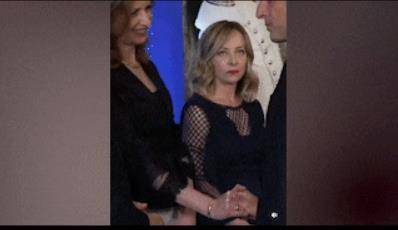 意大利女总理梅洛尼与马克龙又吵起来了<strong></p>
<p>全自动交易系统</strong>，此前曾对他“翻白眼”，送去“死亡凝视”