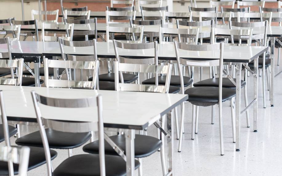 “一校两餐”<strong></p>
<p>货币对冲</strong>,校长就是这么陪餐的? | 新京报快评