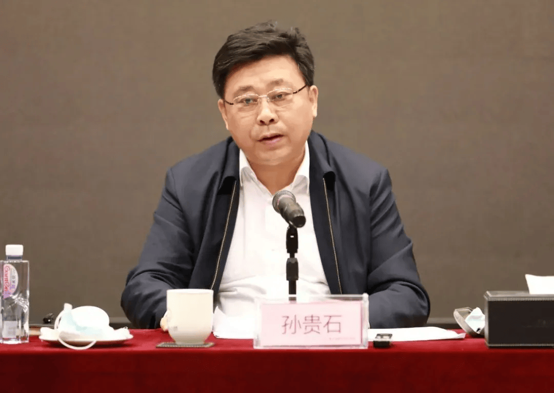 曾任唐山市委常委<strong></p>
<p>美货币升值</strong>,孙贵石将亲戚在唐山市的房产作为专门宴请场所,多次组织领导及下属聚餐