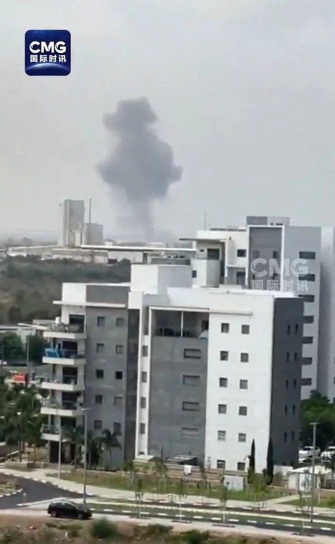 新一轮空袭!“伊朗发射约15枚弹道导弹<strong></p>
<p>货币互换保证金</strong>,40分钟内多次齐射”