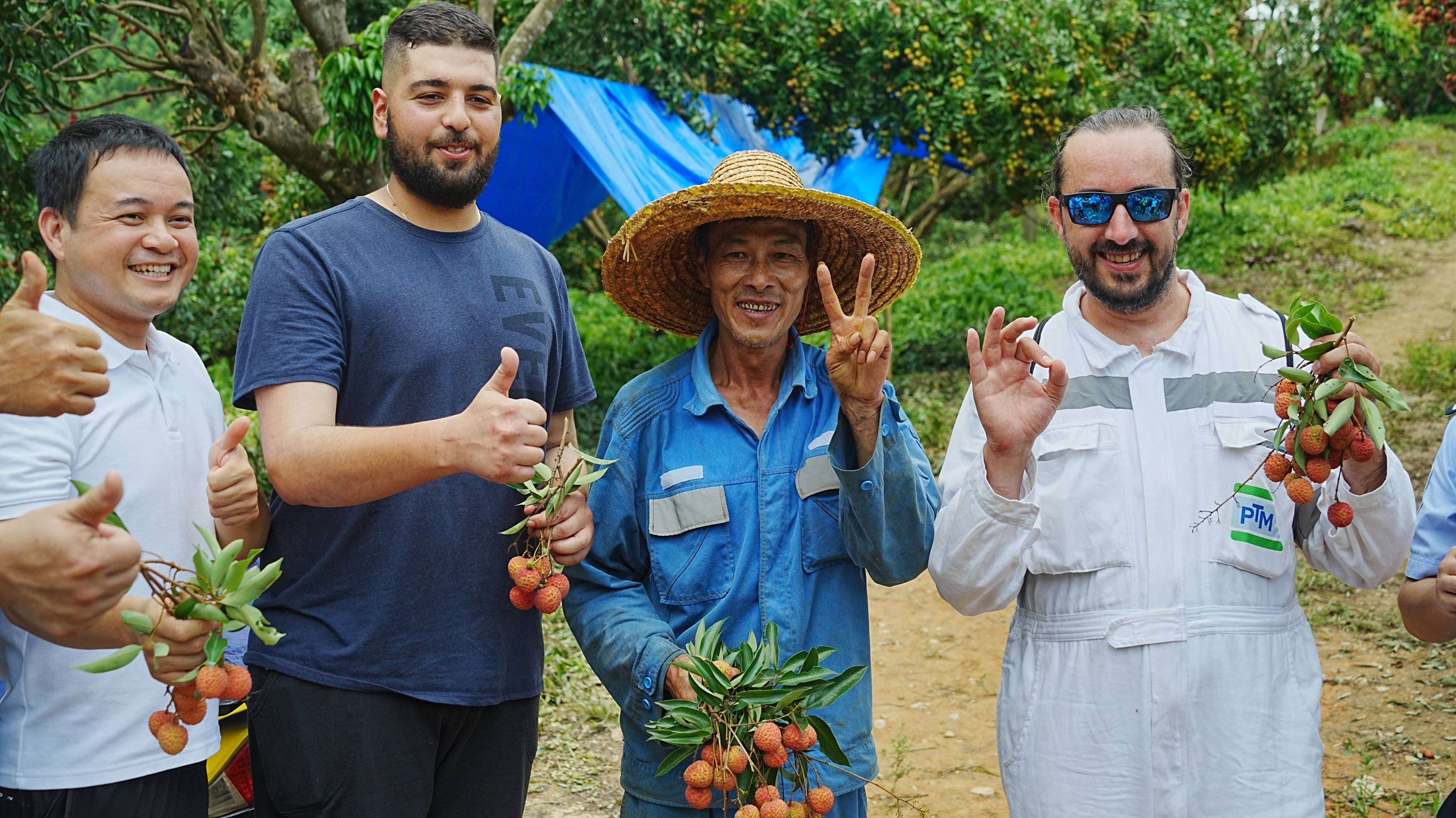 “第一次吃<strong></p>
<p>货币互换保证金</strong>,像吃葡萄!”外籍船员在惠州品尝荔枝
