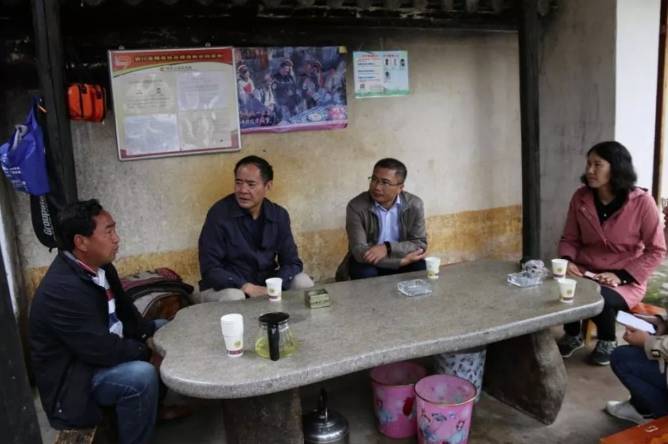 大理市委原书记席杨志东二次被查<strong></p>
<p>宝石</strong>，20年多前因超标车被降职