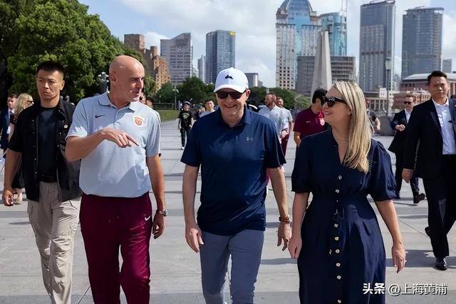 澳大利亚总理抵沪再次漫步外滩<strong></p>
<p>比特儿官网下载</strong>,旁边还有上海球迷“老熟人”,你偶遇了吗?