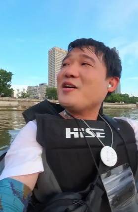 长沙男子突发奇想划船下班<strong></p>
<p>比特儿交易网</strong>,25分钟车程划了3小时,当事人:手累腿麻,不会有下次