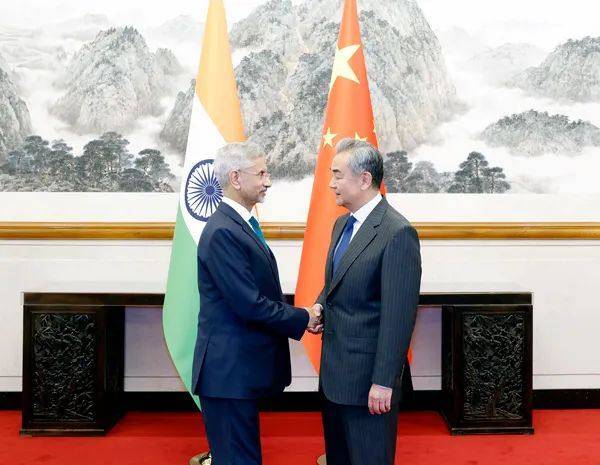 叫中国名字<strong></p>
<p>比特儿服务器</strong>,娶日本妻子,5年没见的印度外长来了