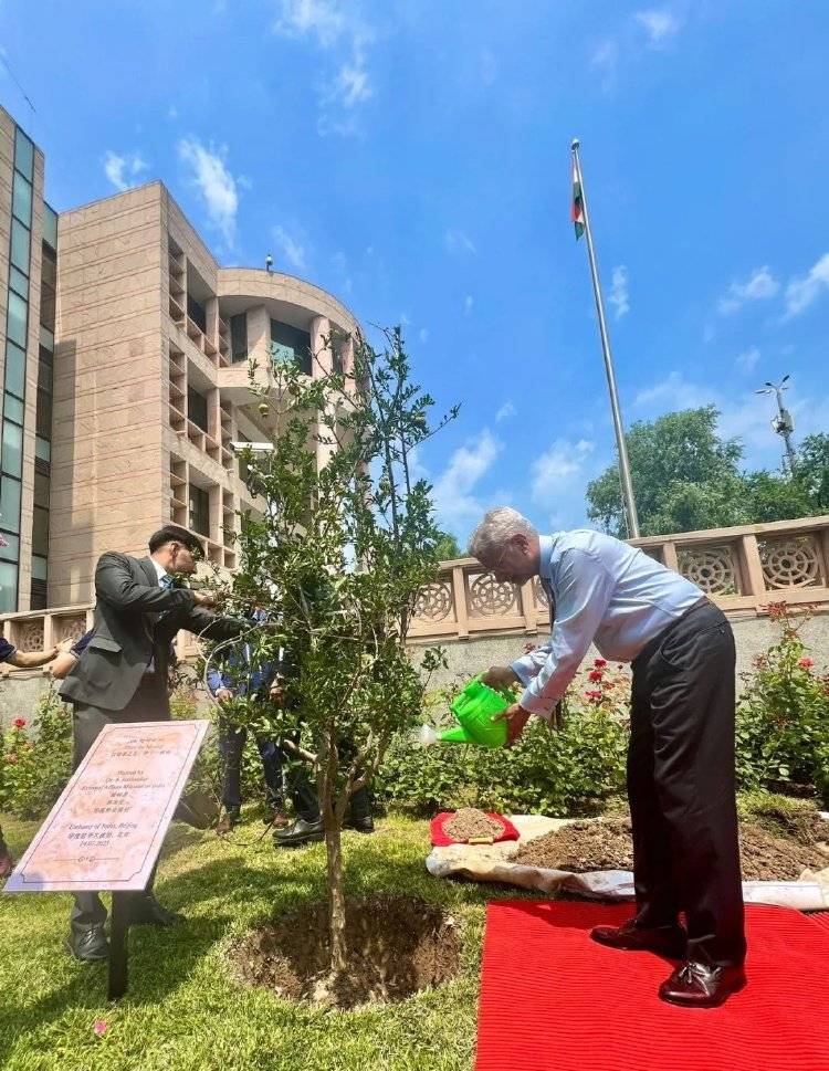 叫中国名字<strong></p>
<p>比特儿服务器</strong>,娶日本妻子,5年没见的印度外长来了