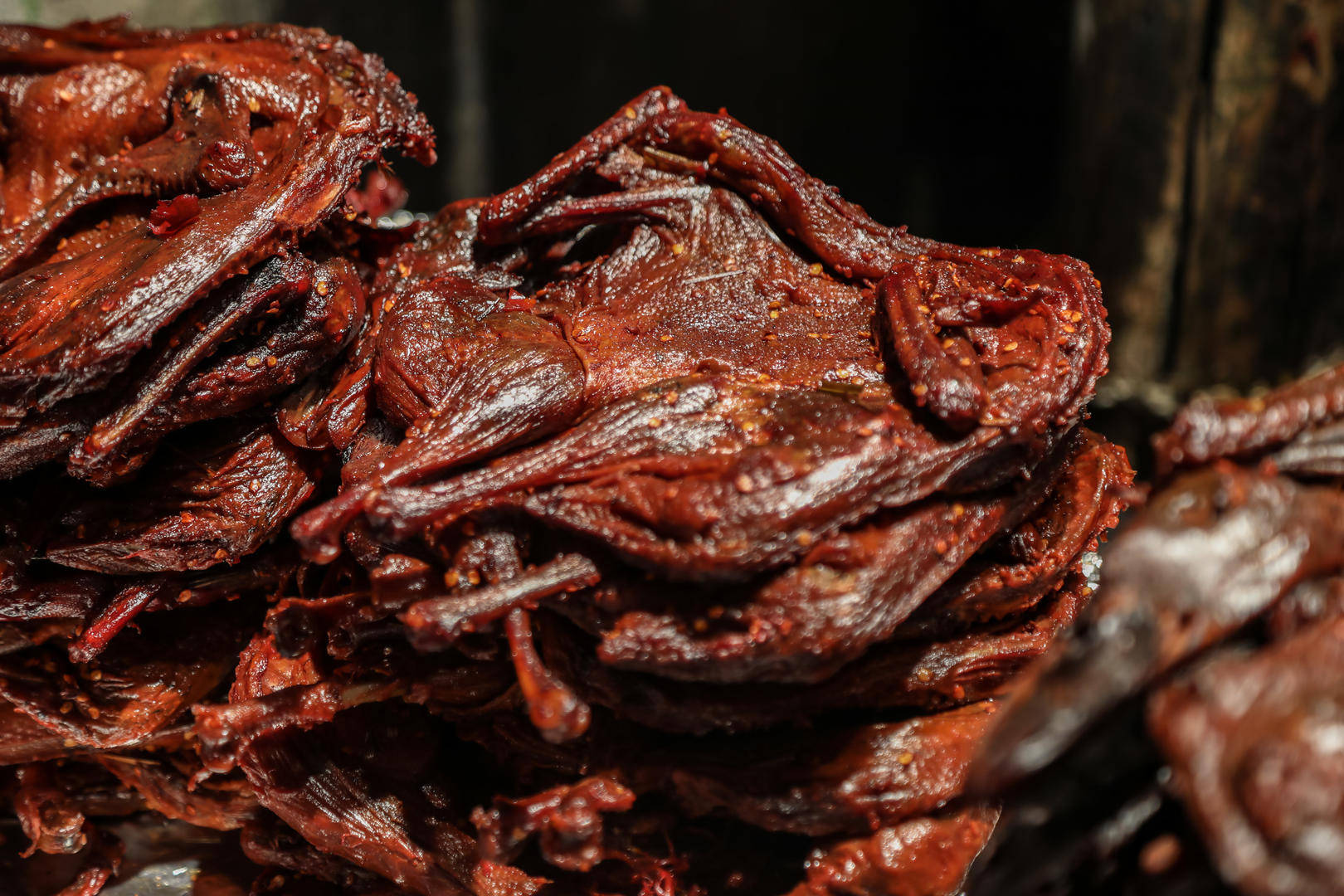 从越缅走私3万多只冻鸭制作酱板鸭<strong></p>
<p>比特儿充值码去哪购买</strong>!湖南5人一审获刑