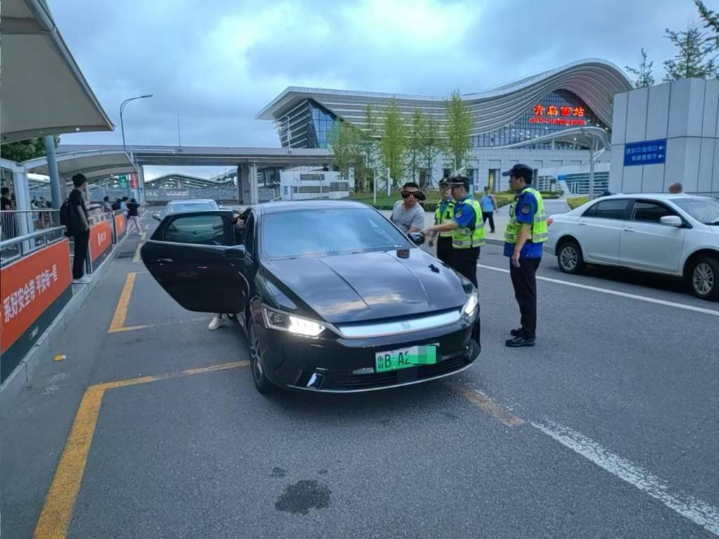 车不动计价器还在“跑”<strong></p>
<p>比特儿交易关闭钱怎么办</strong>,青岛一辆出租车安装“跑得快”被查处